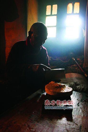 在次仁多布杰的家里。