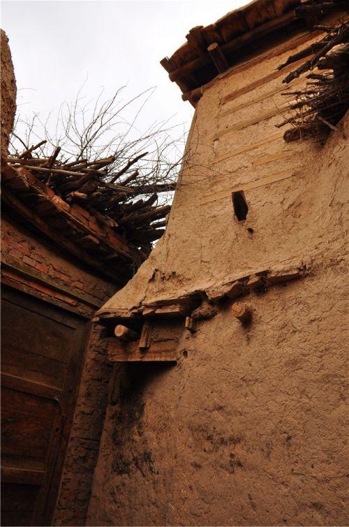 建筑細(xì)部，可以了解墻面和木結(jié)構(gòu)之間的關(guān)系
