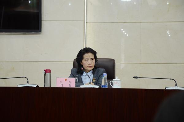 西藏自治區(qū)人民政府副秘書長、新聞發(fā)言人 劉萱.jpg
