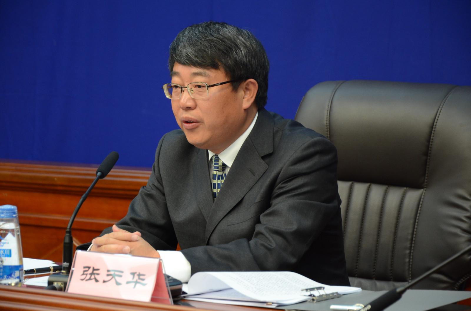 西藏自治區(qū)環(huán)保廳新聞發(fā)言人、副廳長 張?zhí)烊A.JPG