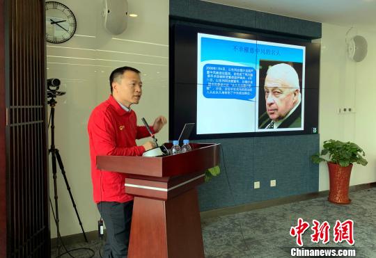 2月23日，以全國各地各批次援藏干部以及援藏醫(yī)生和教師等群體為服務(wù)對象的民間組織“援友健康之家”在北京舉行了成立以來的第5場健康講座。圖為中日友好醫(yī)院神經(jīng)外科副主任楊冬?！＄娦?攝