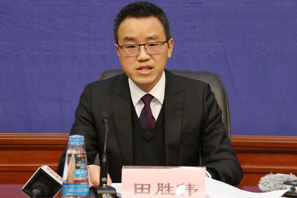 新聞發(fā)言人：自治區(qū)紀委監(jiān)委新聞發(fā)言人、副秘書長、辦公廳主任 田勝偉.jpg