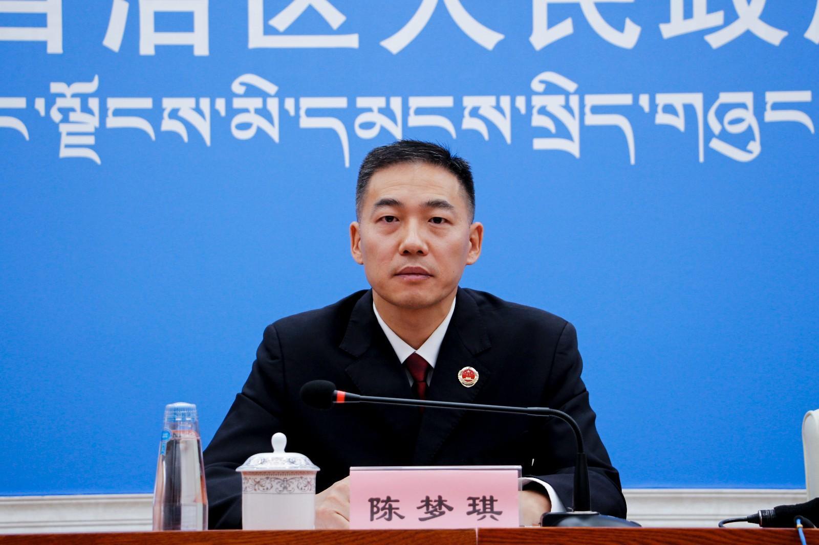 新聞發(fā)言人：西藏自治區(qū)檢察院第一監(jiān)察部主任、三級(jí)高級(jí)檢察官.JPG