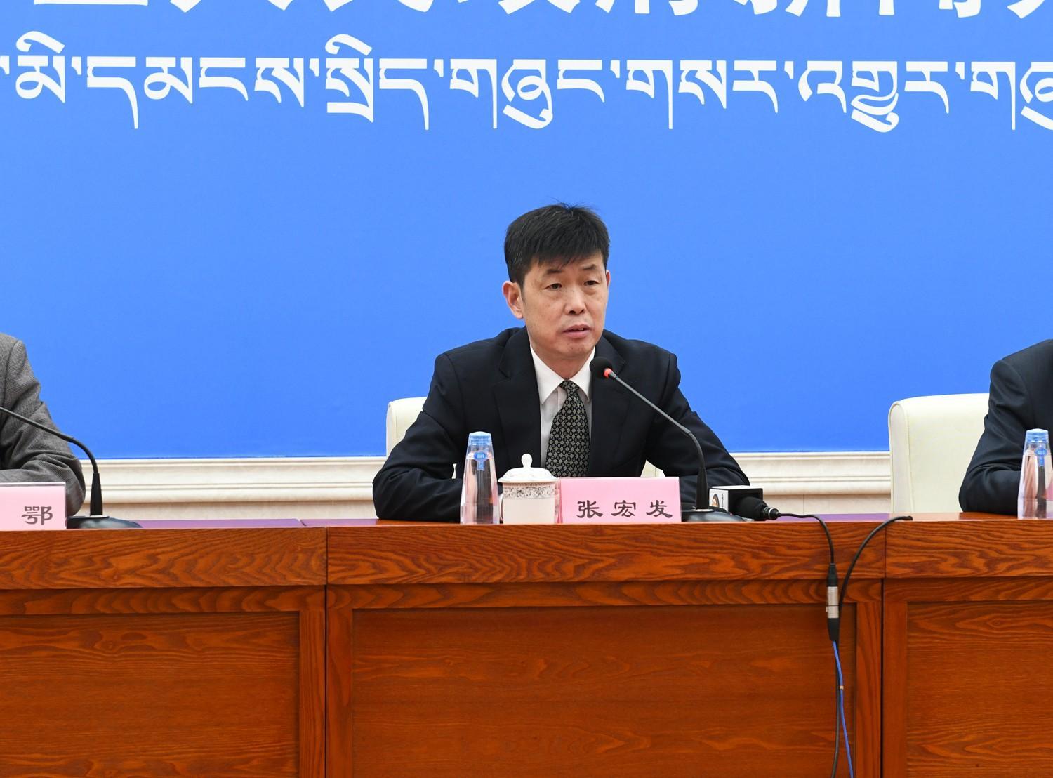 自治區(qū)司法廳黨委委員、副廳長、新聞發(fā)言人 張宏發(fā).jpg