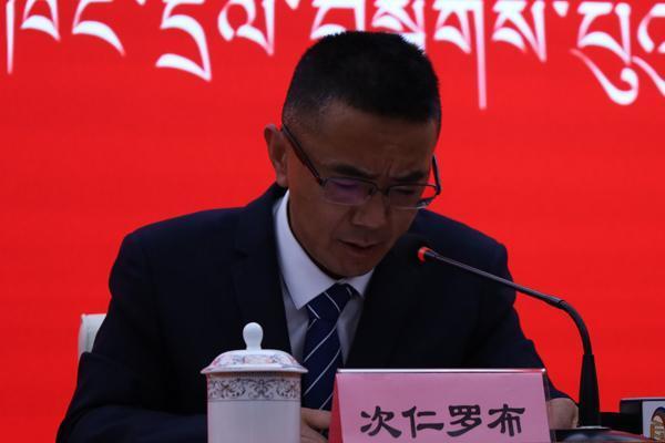 新聞發(fā)言人：區(qū)交通運(yùn)輸廳黨建工作處處長 次仁羅布.jpg